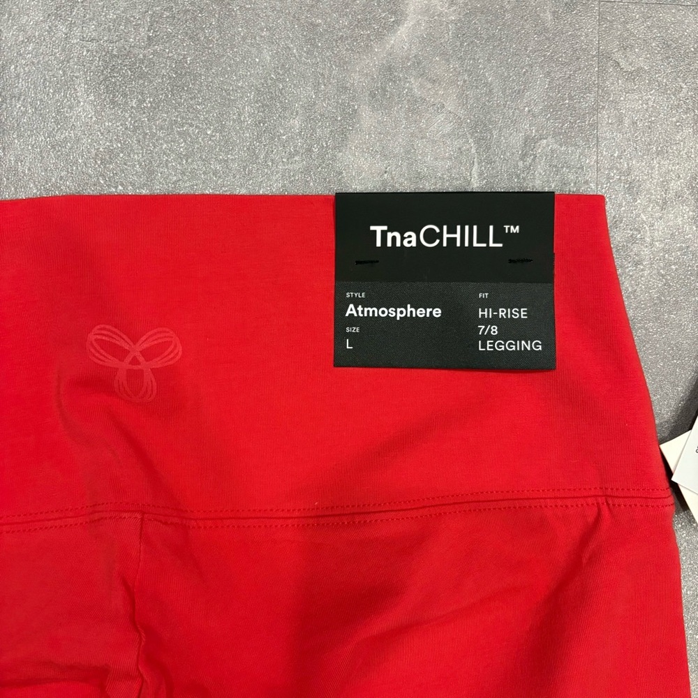 TNA Aritzia Atmosphere Hibiscus Red High Waist 7/8 Legging Size Large NWT - Picture 7 of 8
